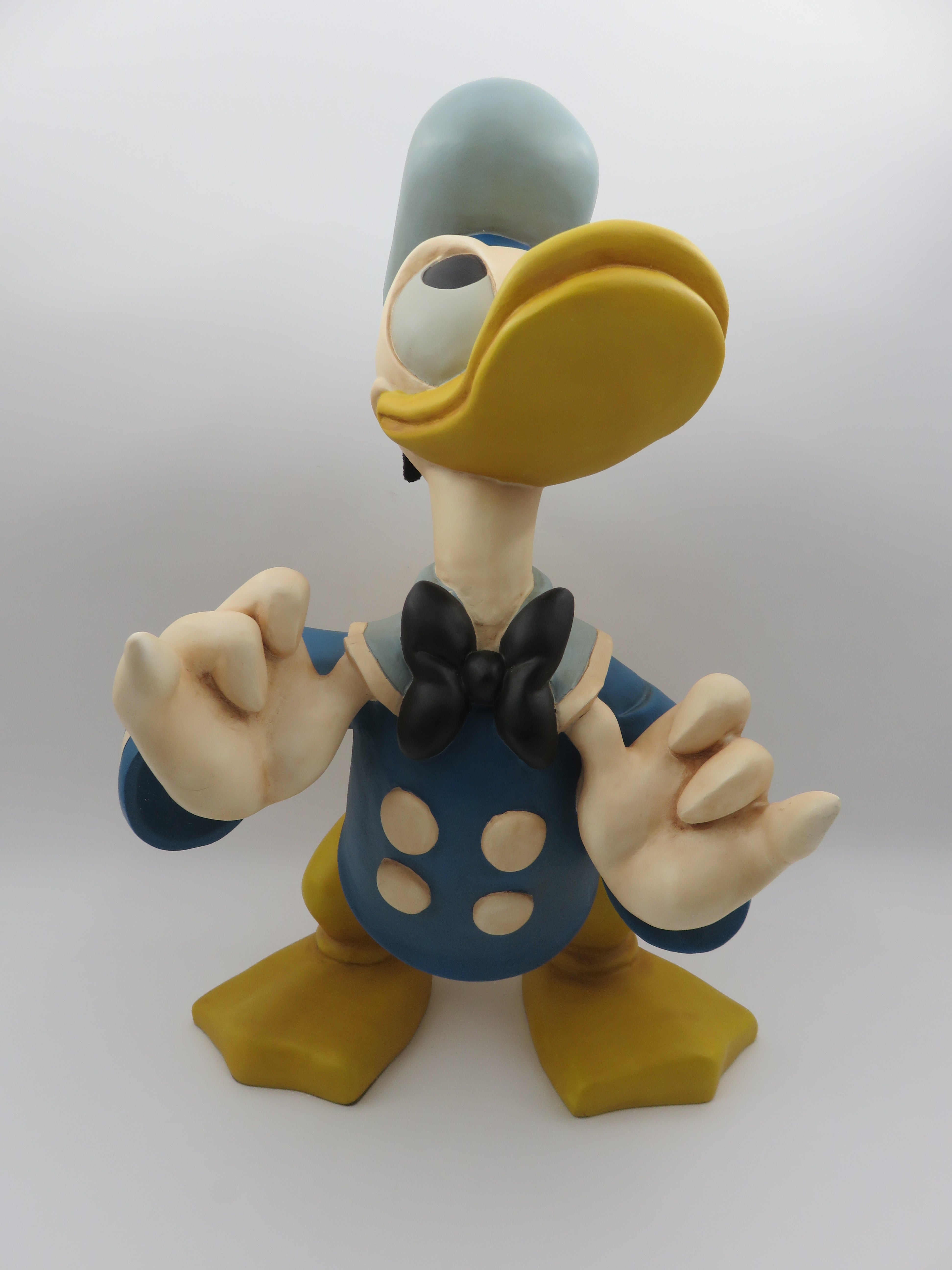 DISNEY Donald Duck Limited Edition 21" Figurine - Disney Store (1999) Collectible Statue